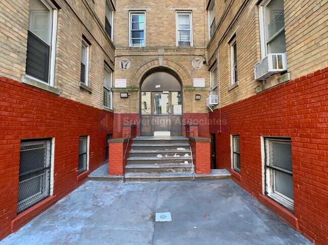 Foto del edificio - 600 W 196th St
