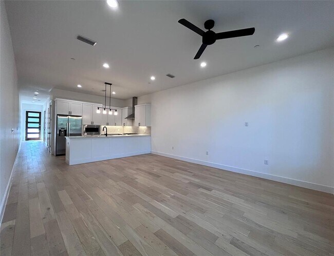 Building Photo - 4010 Clawson Rd