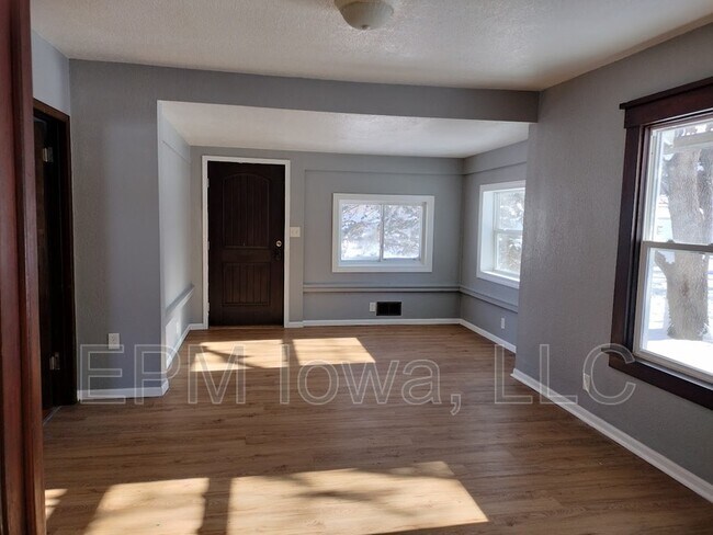 Foto del edificio - 118 9th Ave SE
