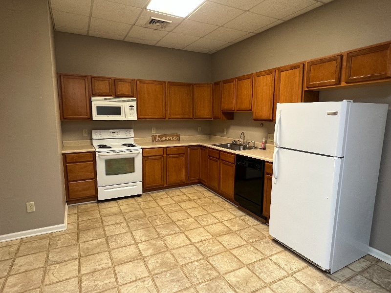 110 S Washington St Unit 2A, Crawfordsville, IN 47933 Room for Rent