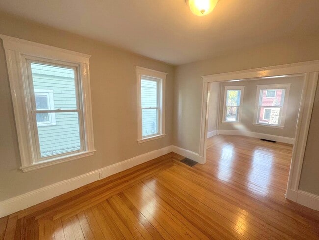 Building Photo - 11 Belmont Sq