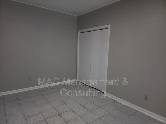 Foto del edificio - 978 N Franklin Ave