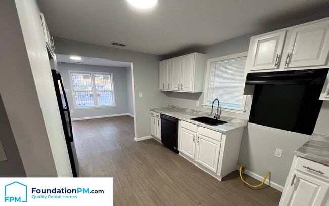 Building Photo - 2115 Howell Ave