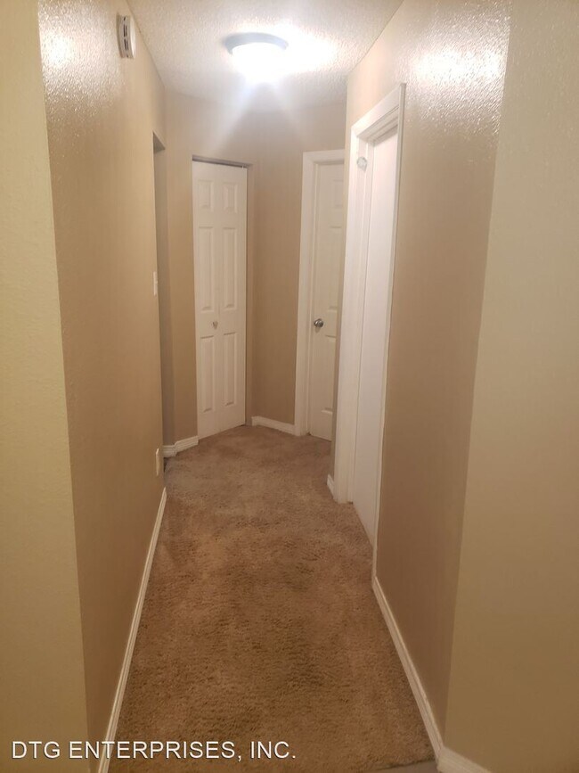 Building Photo - 2 br, 2 bath House - 1679 Deer Creek Road