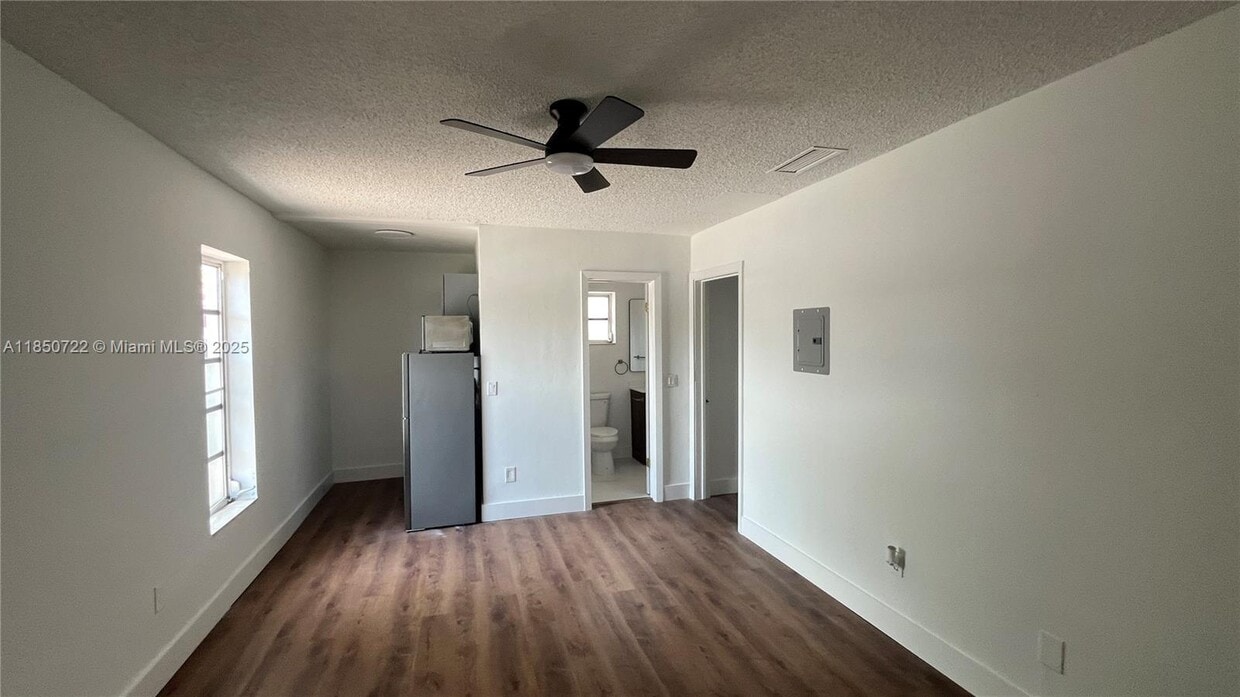 Primary Photo - 2929 NW 22nd Ct