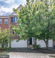 Building Photo - 43783 Maison Blanc Square