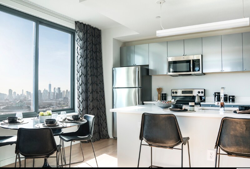 Foto principal - 65 Pavonia Ave