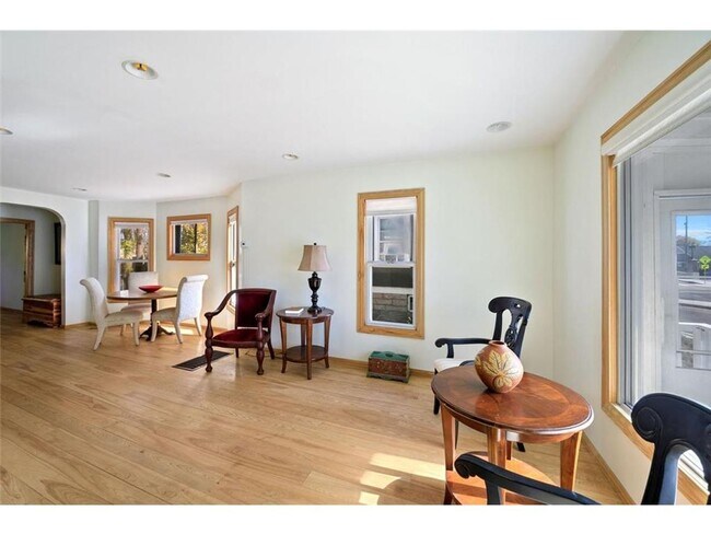 Building Photo - Beautiful 6 Bedroom House! -June 2025-Clos...