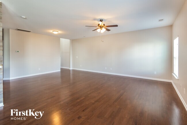 Foto del edificio - 208 Longford Dr