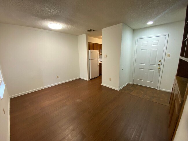 Foto del edificio - Cozy 2 bd/2.5 bath NW Austin Home