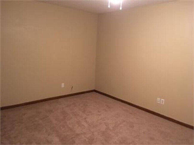 Building Photo - Charming 3-Bedroom Home in Cordova-Comfort...