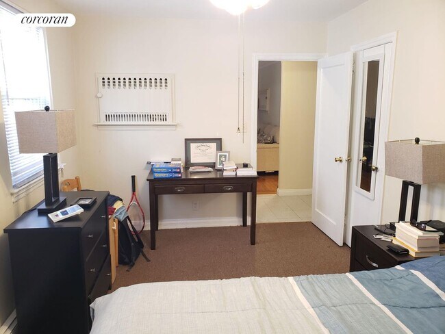 Foto del edificio - 2186 Paulding Ave