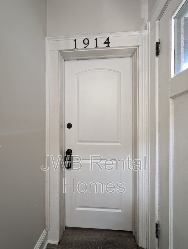 Foto del edificio - 1914 Silver St