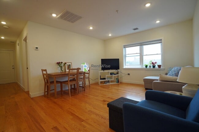 Photo - 15 Kelley Ct Apartment