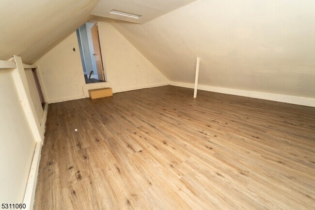 Foto del edificio - 528 E Jersey St