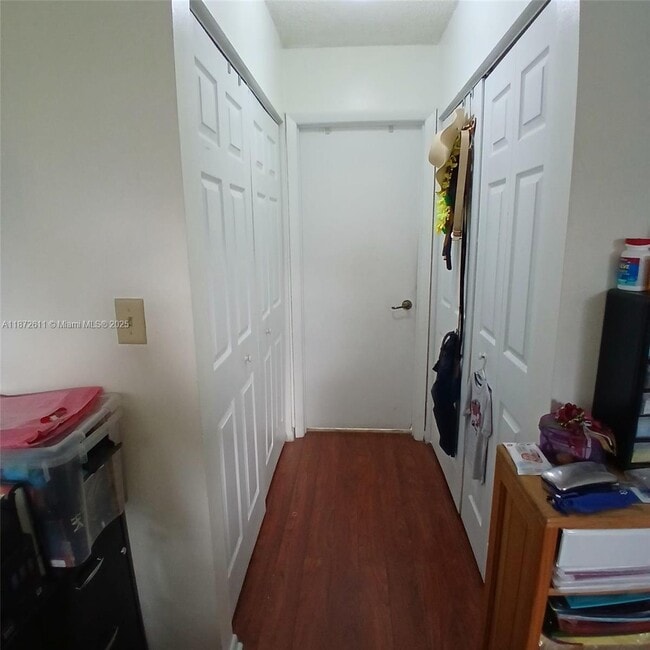 Foto del edificio - 6280 NW 186th St