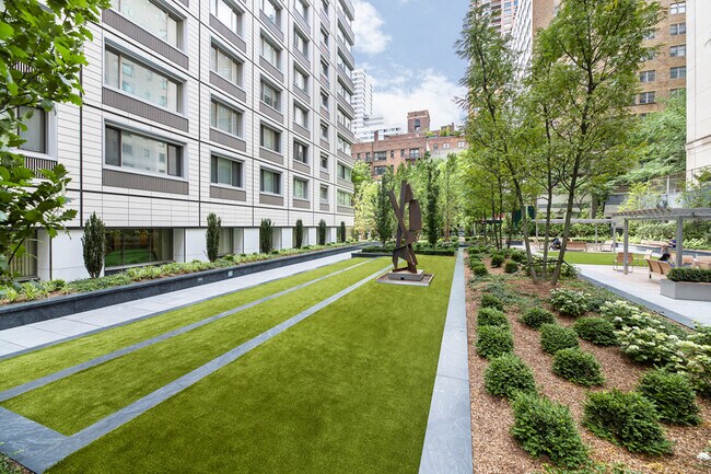 Foto del edificio - 211 E 70th St