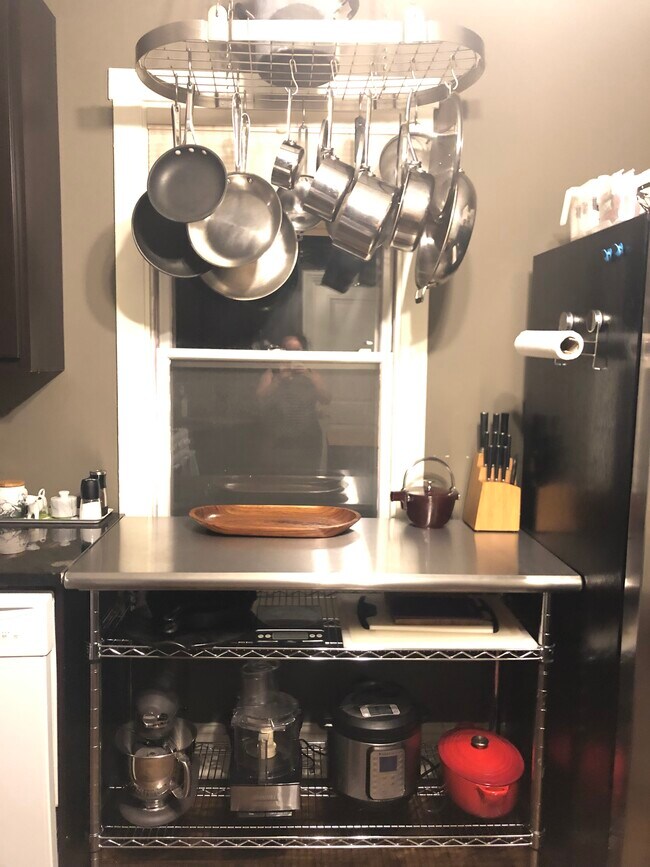 Kitchen - 3522 N Seeley Ave