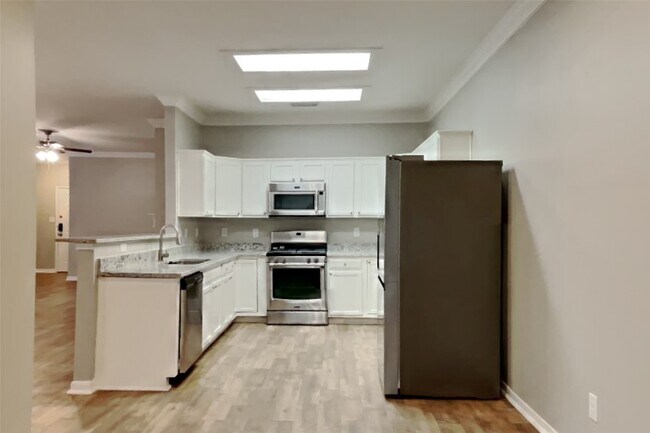 Foto del edificio - 1431 Redwood Village Cir