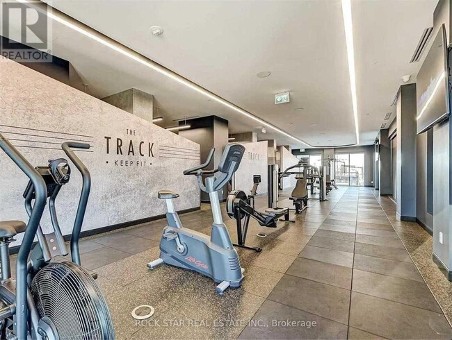 Photo du bâtiment - 2550-2550 Simcoe St N
