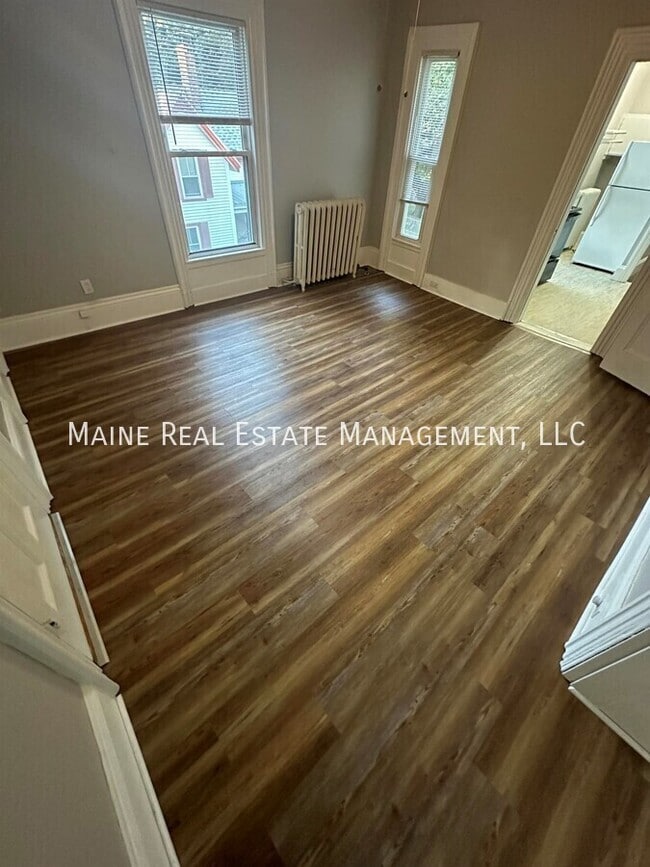 Building Photo - 17 Elm St