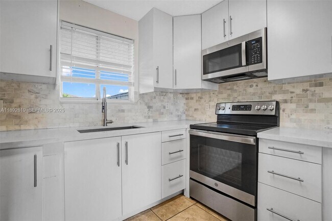 Foto del edificio - 7785 W 30th Ct