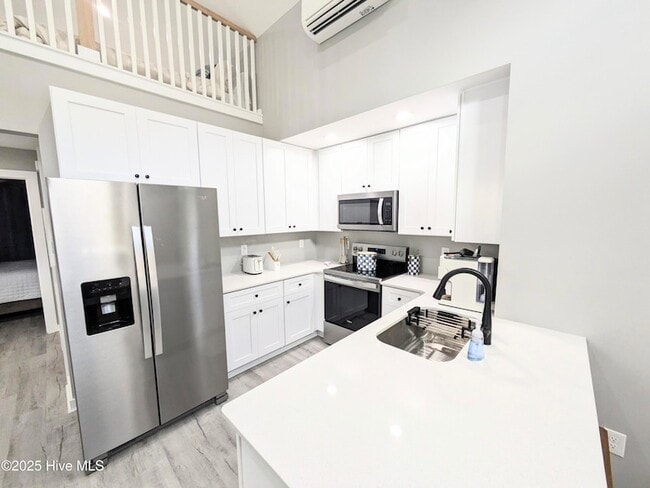 Building Photo - 124 Long Pond Loop