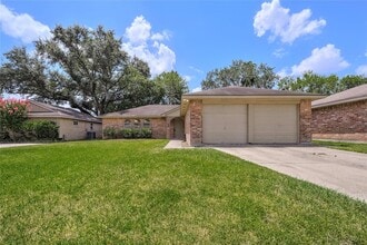 Building Photo - 14119 Bella Dr