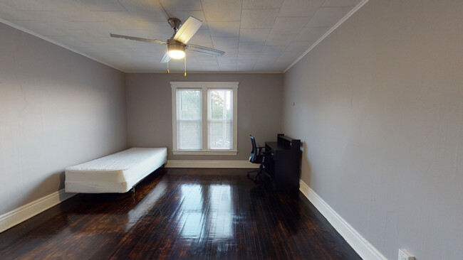 Foto del edificio - 305 S Beech St