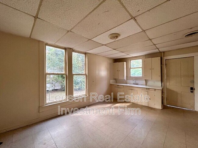 Building Photo - 2512 Merwin St