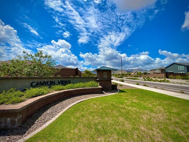 Foto del edificio - Home in Litchfield Park at Canyon Views! 5...