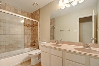 Building Photo - 4611 Summer Lakes