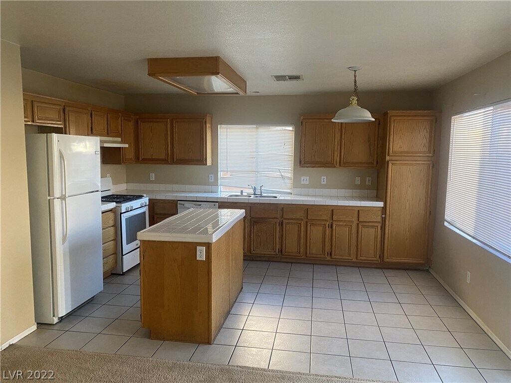Building Photo - 3684 Spring Shower Dr