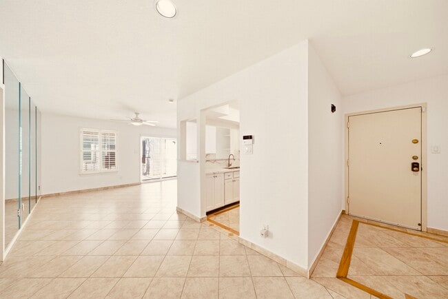 Building Photo - 2333 Bering Dr