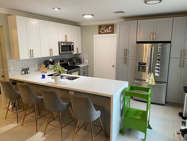 Foto del edificio - 10931 Jewel Box Ln
