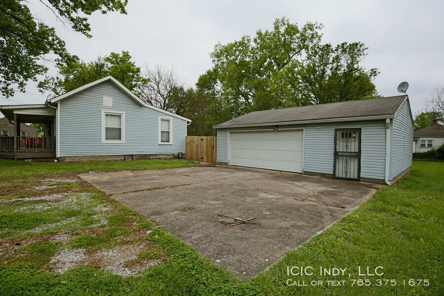 Primary Photo - 1640 E Troy Avenue