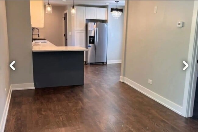 Building Photo - 201 S Vine St