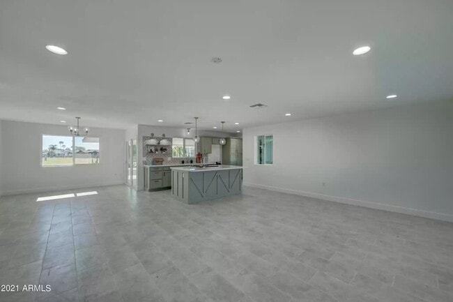 Building Photo - 11832 N Balboa Dr