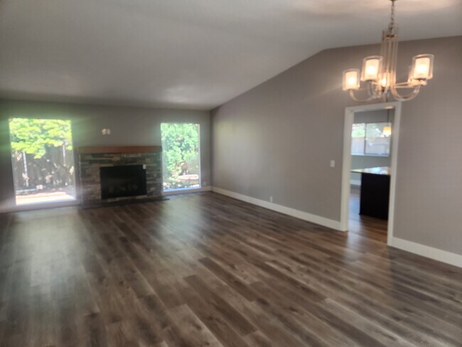Building Photo - 2750 NW Eastway Ct