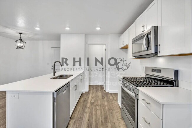 Foto del edificio - 880 N Herman Dr