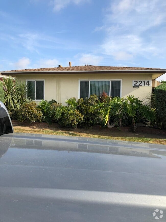 Close to public transportation and shopping centers - 2214 W Imperial Hwy