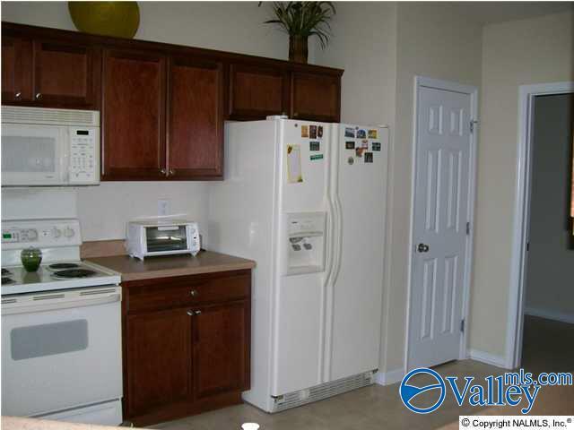 Building Photo - 114 Meadowglade Ln