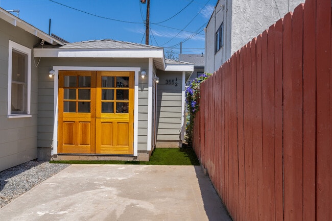 Double Dutch Doors that open - 355 N Colorado Pl
