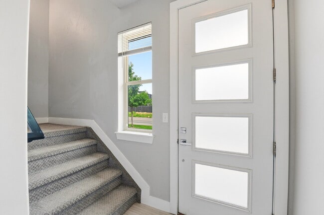 Building Photo - $2,890.95, 2-bed, 2.5-bath, located in Denver with a rooftop terrace.