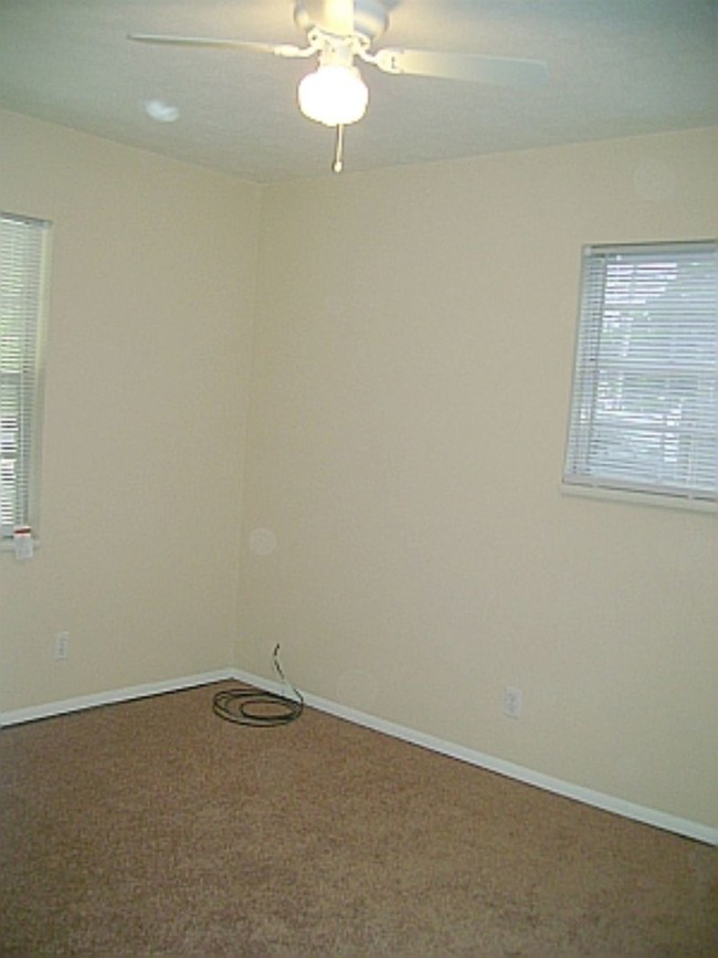 Building Photo - 223 Santo Thomas St