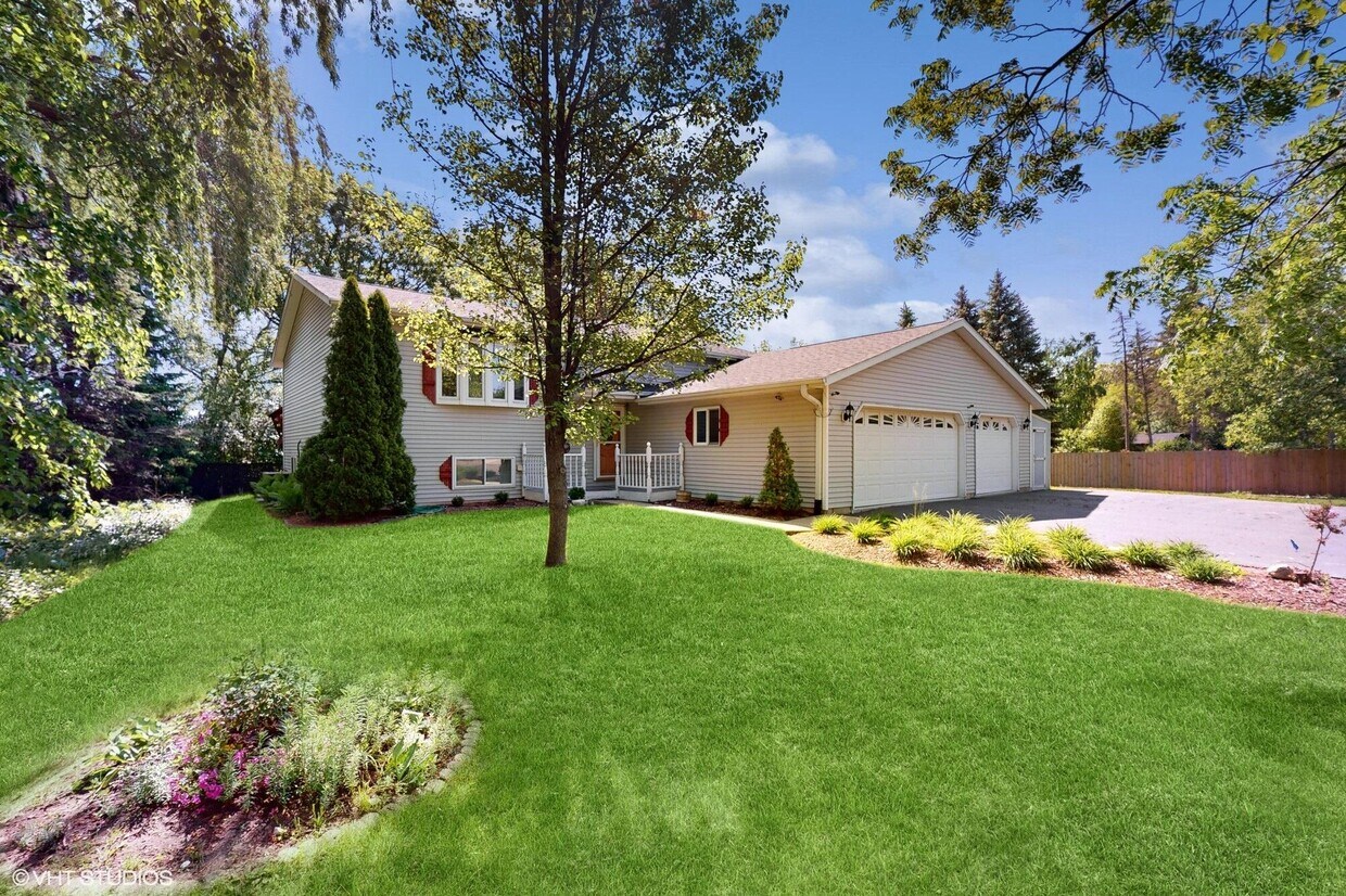 Foto principal - 9229 48th Ave