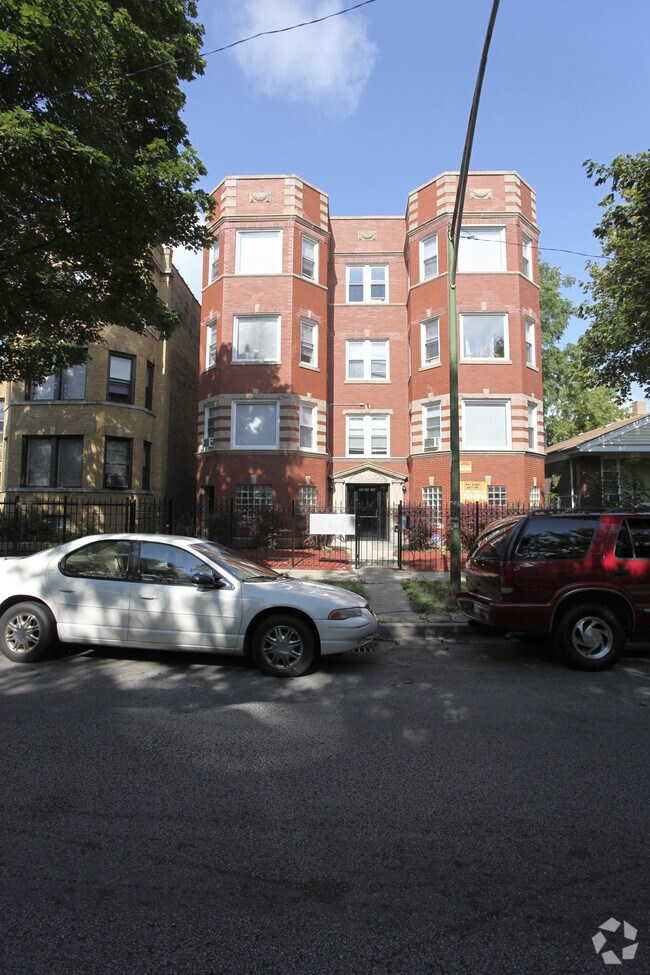 Building Photo - 8014 S Ingleside Ave