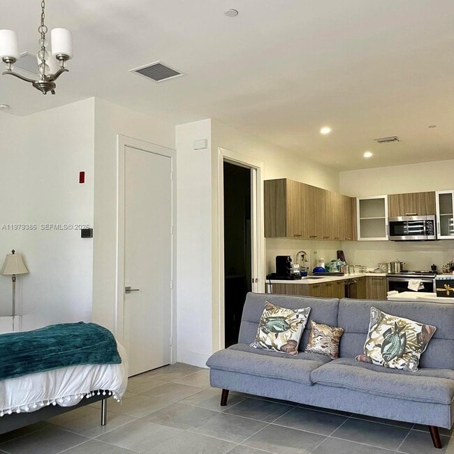 Foto del edificio - 1045 NE 18th Ave