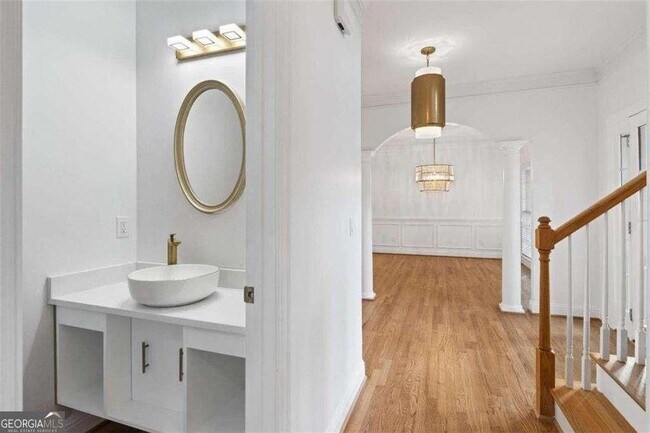 Foto del edificio - 1711 Summit Glen Ln NE