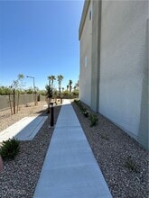 Building Photo - 1106 Prospering Crk St